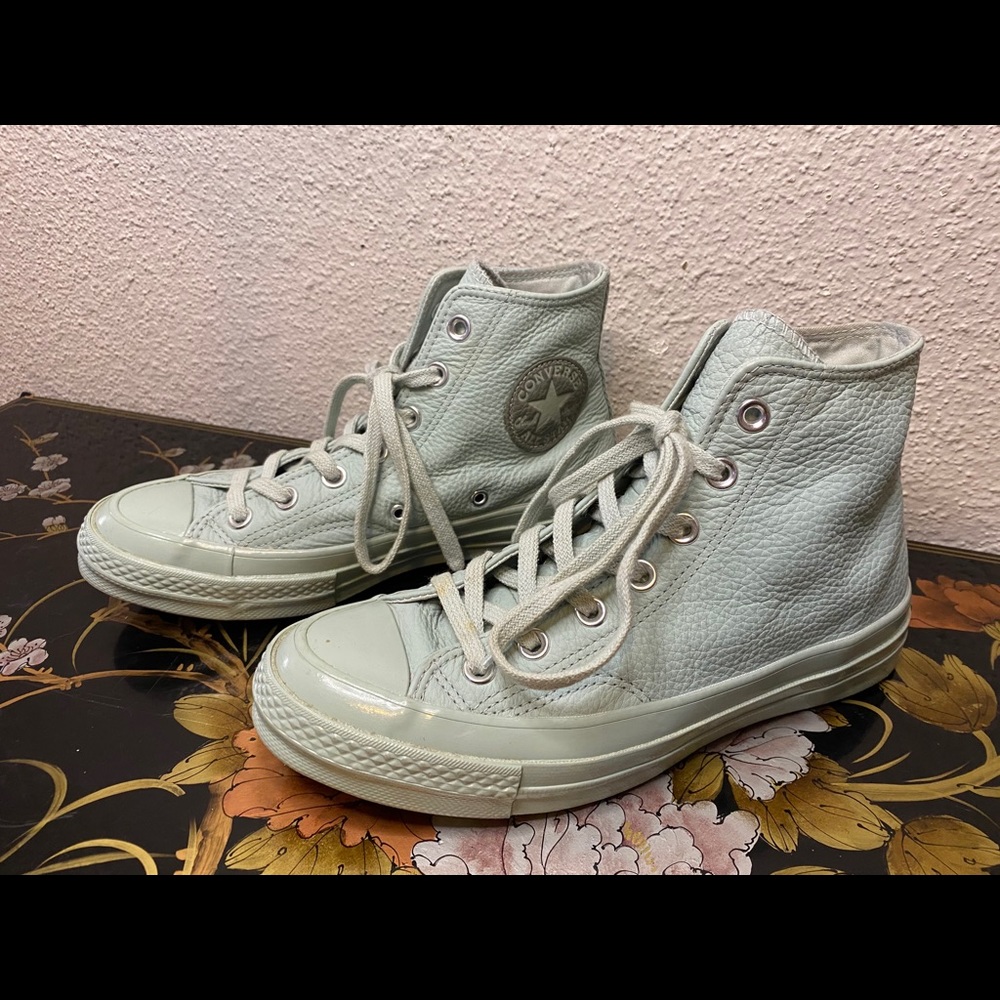 SOLD!! ✨Leather high top converse✨